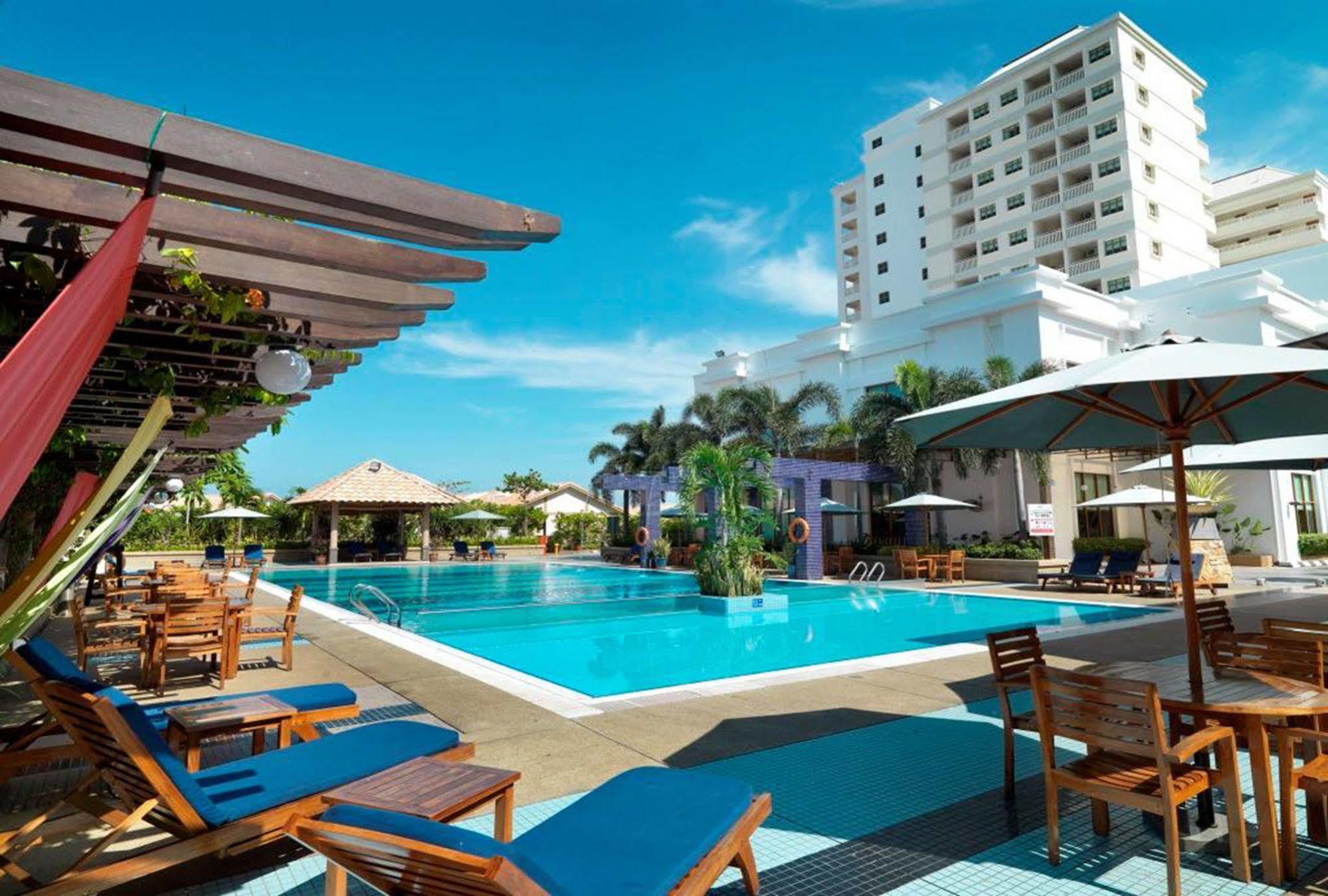 Lexis Port Dickson Hotel Exterior foto